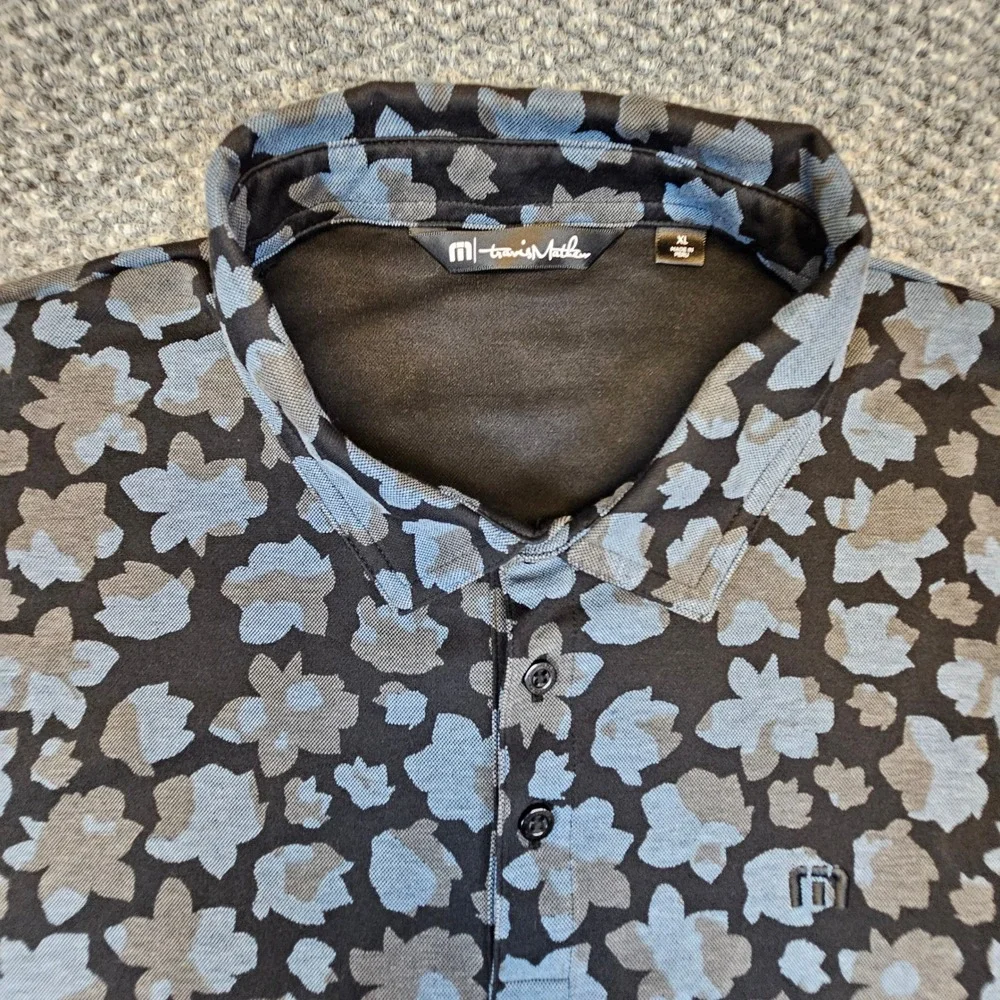 TravisMathew Mens XL Blue Floral Polo‎ Shirt Short Sleeve Golf Casual Black XL - Picture 3 of 8